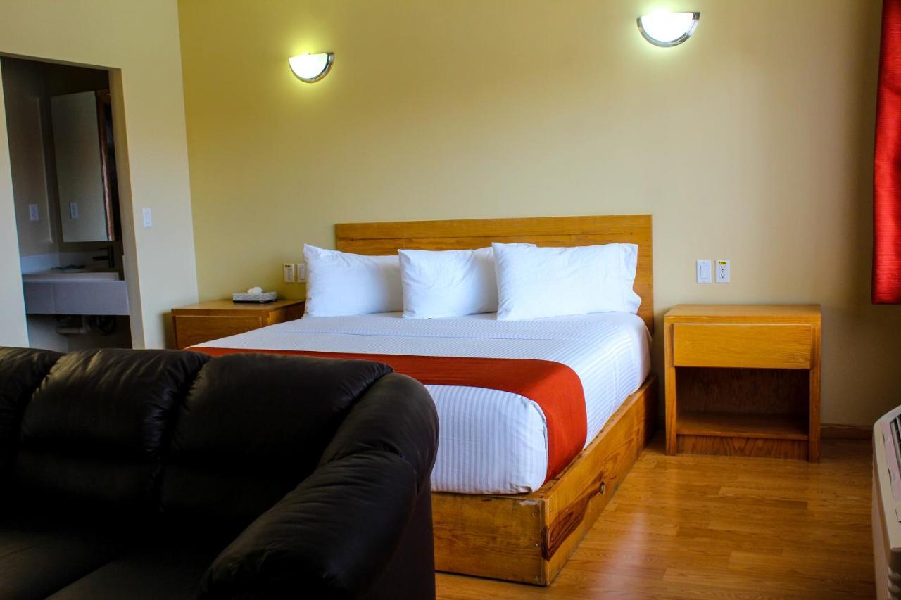 La Huerta Inn & Suites Cuauhtémoc Kültér fotó