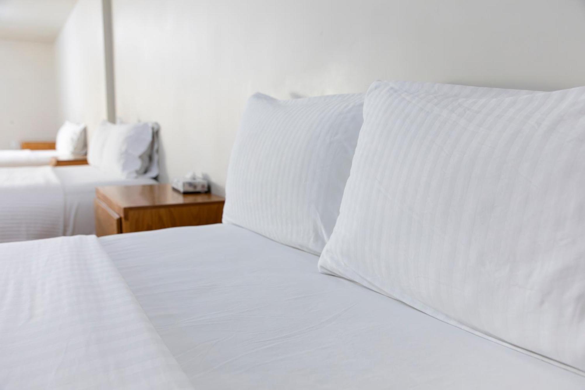 La Huerta Inn & Suites Cuauhtémoc Kültér fotó