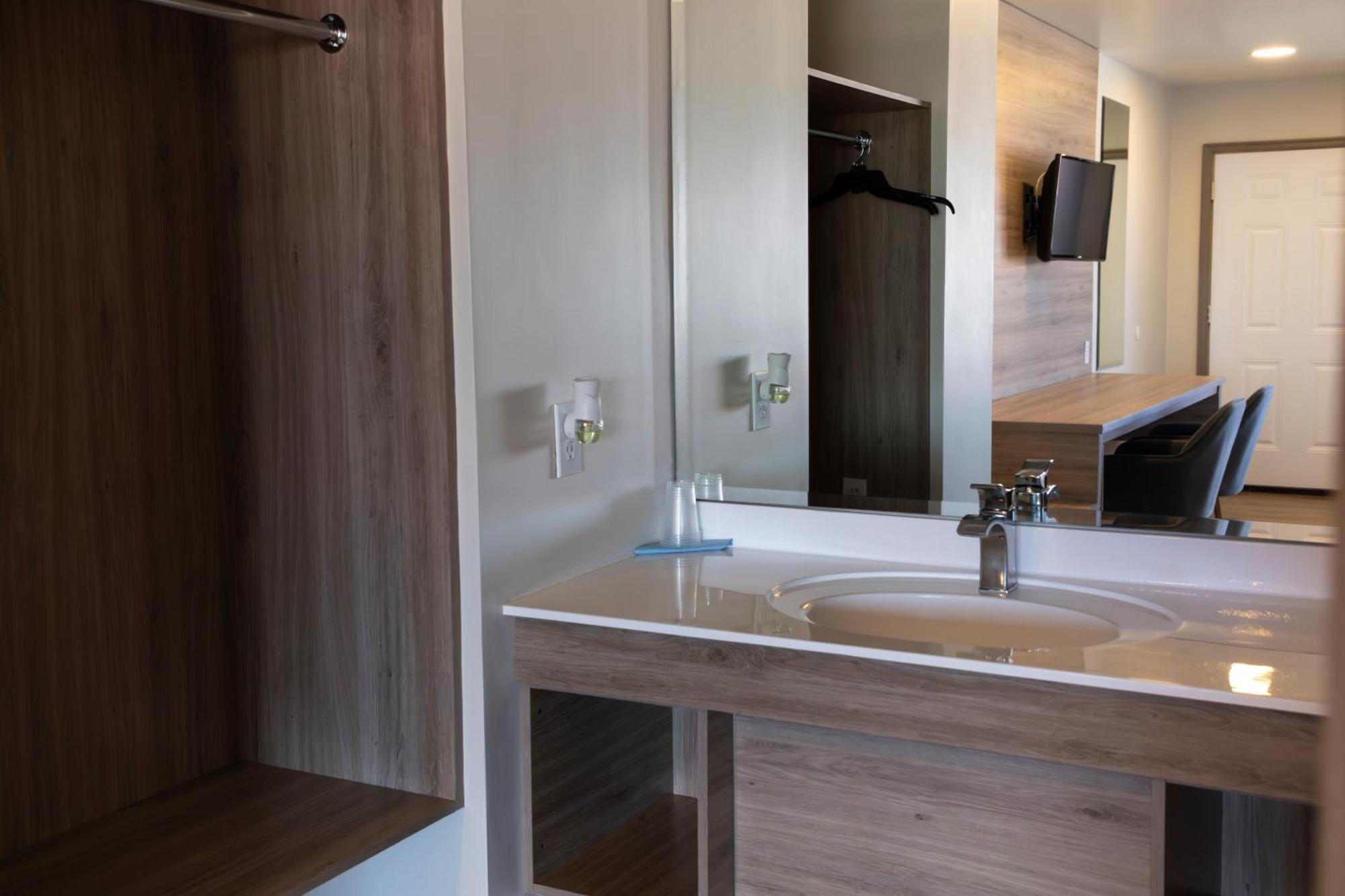 La Huerta Inn & Suites Cuauhtémoc Kültér fotó